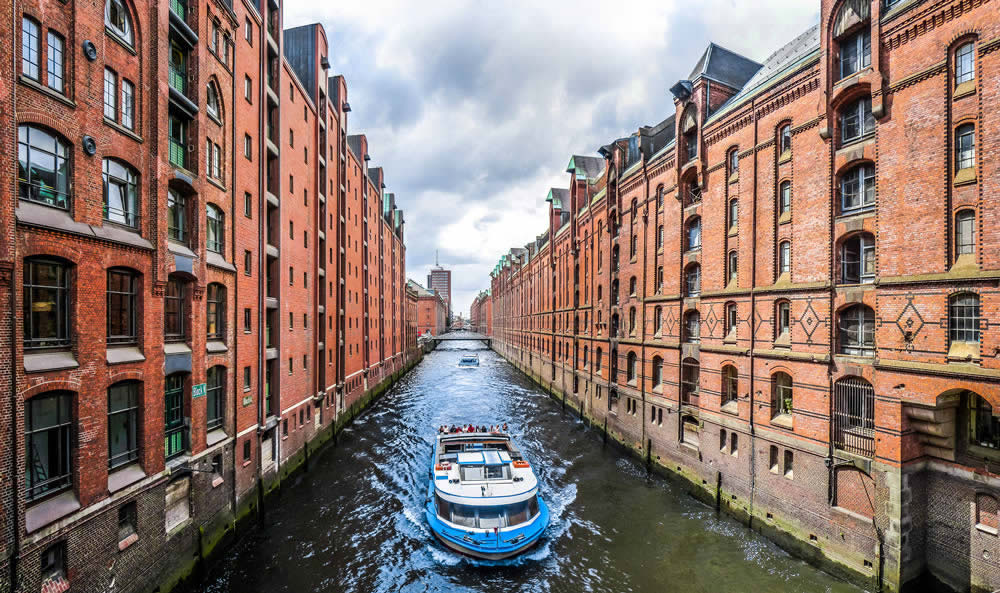 Ob Hamburg Dungeon, Miniatur Wunderland, Traditionsschiffhafen oder Rundfahrt auf den Kanälen – die Speicherstadt ist ein Muss beim Hamburg-Besuch!