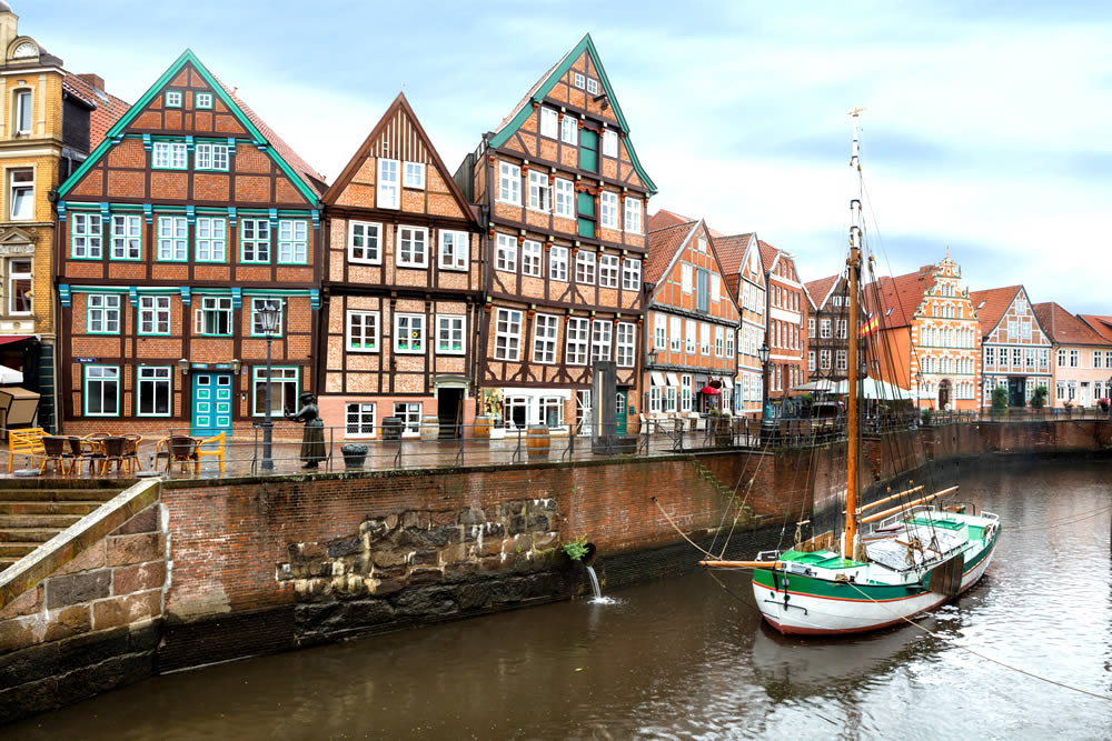 Das Museumsschiff Greundiek am Stader Stadthafen